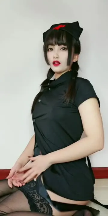 洛璃 LoLiSAMA cosplay album LoLiSAMA: Valentine's Little Nurse - Video 92